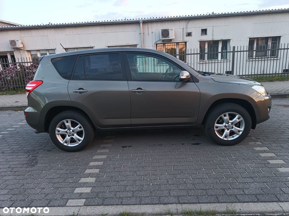 Toyota RAV4 - 3