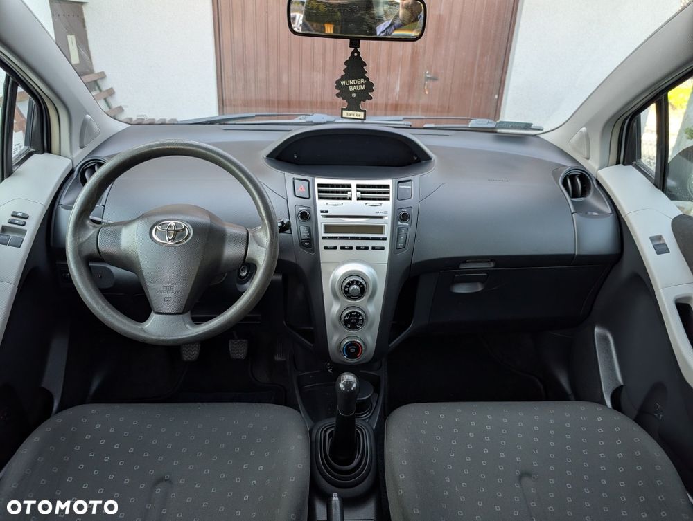 Toyota Yaris - 8