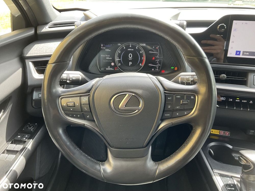 Lexus UX - 21