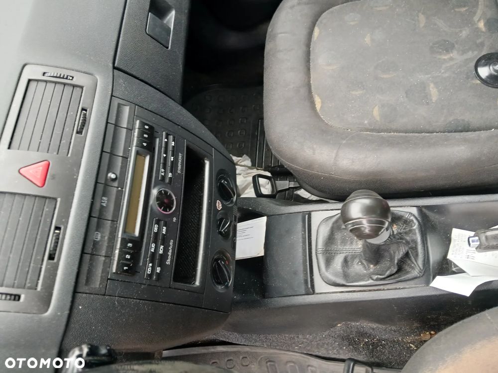 SKODA FABIA I 1 LF7T LIFT KOMBI  fotel fotele kanapa deska kokpit podsufitka boczek boczki klamka - 5