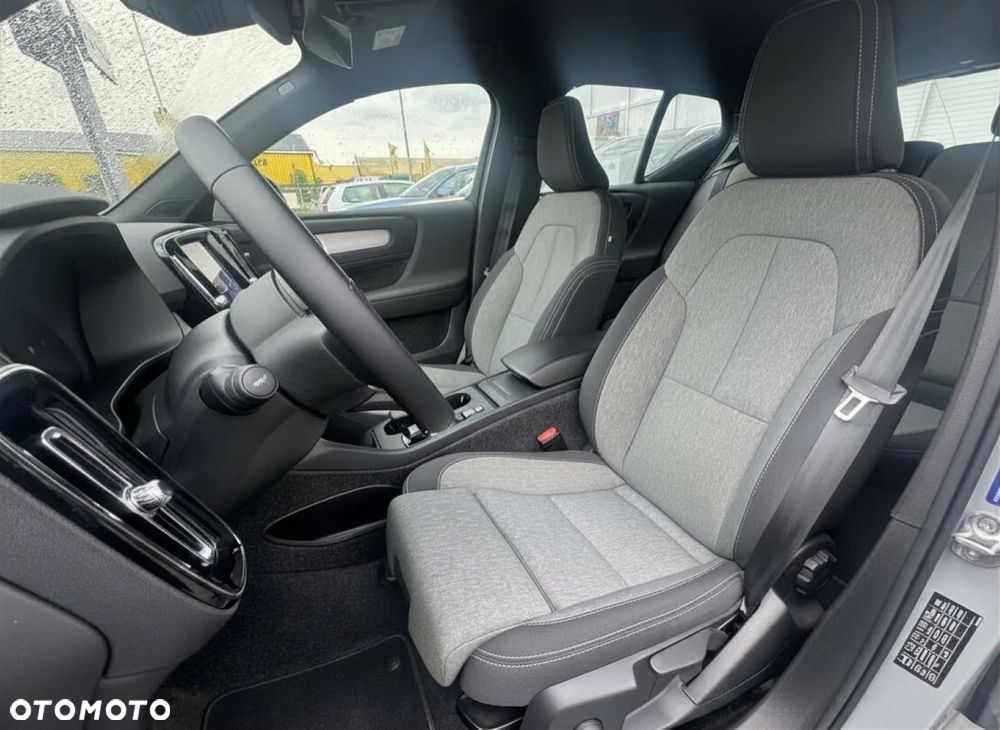 Volvo XC 40 B3 Plus Dark - 13