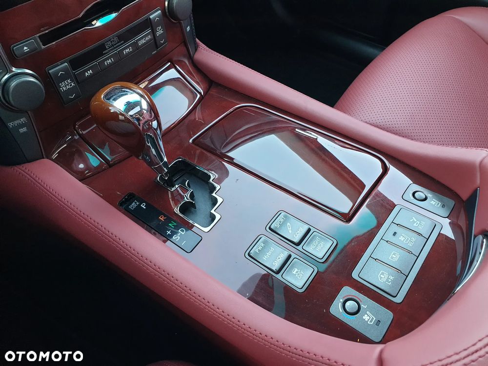 Lexus LS - 14