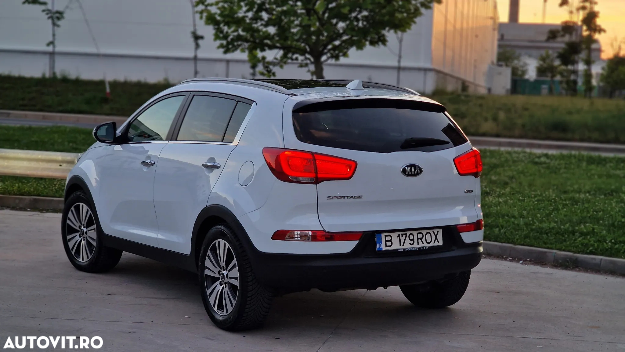 Kia Sportage 1.7 CRDI 2WD Dream-Team Edition - 18