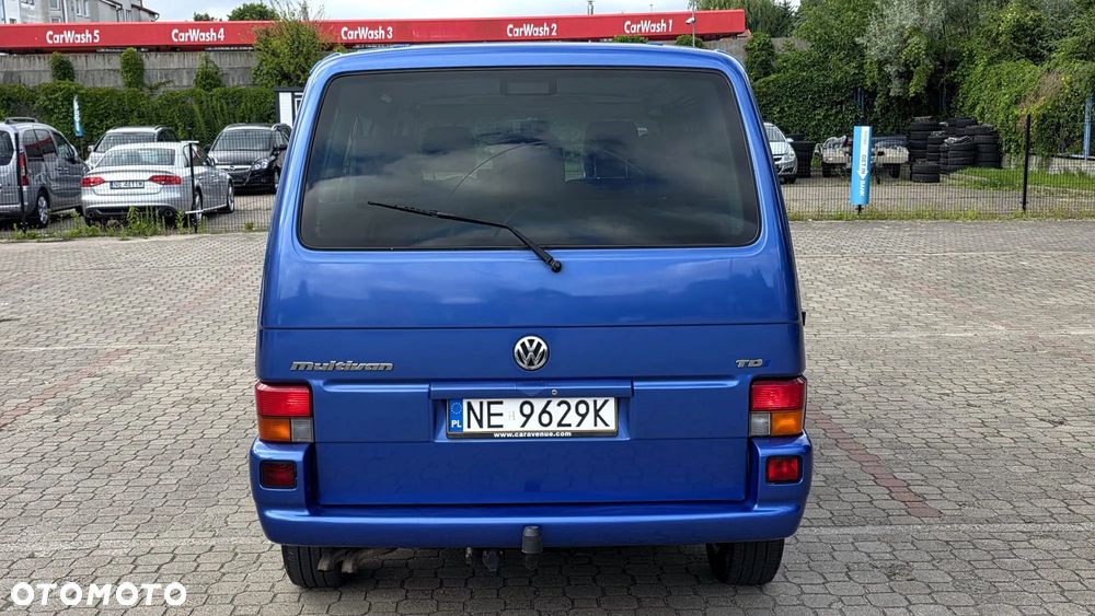 Volkswagen Multivan - 11