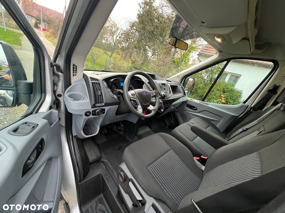 Ford Transit - 12