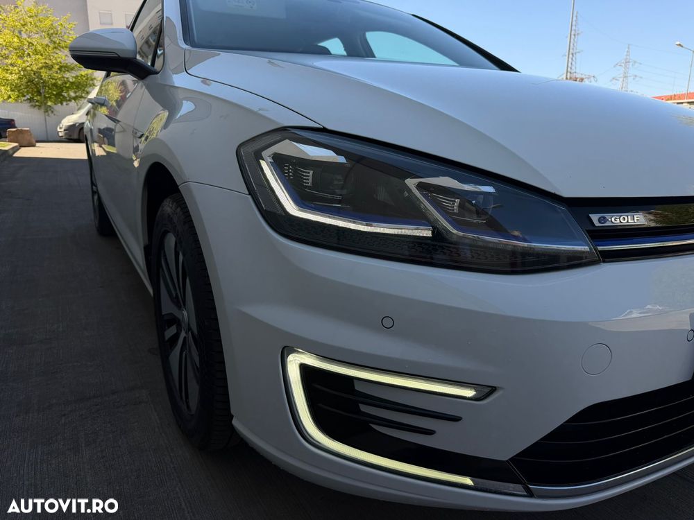 Volkswagen e-Golf - 24