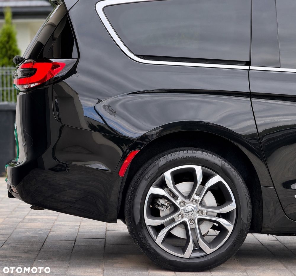 Chrysler Pacifica - 12