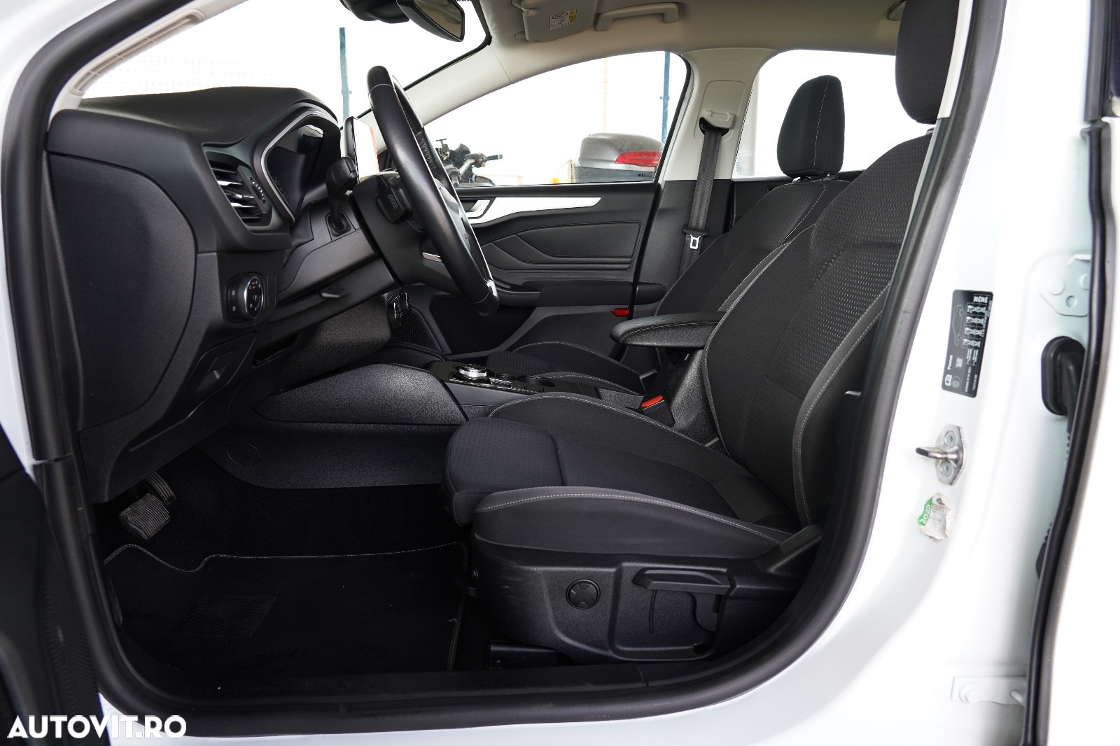 Ford Focus 1.5 EcoBlue Start-Stopp-System Aut. COOL&CONNECT DESIGN - 17