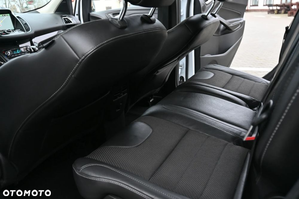 Ford Kuga 1.5 EcoBoost FWD Titanium X - 37