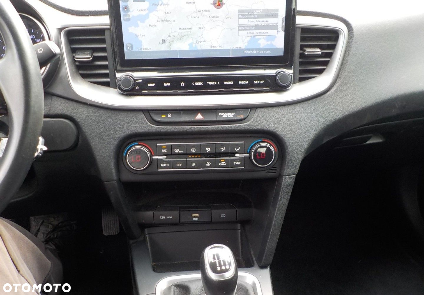 Kia XCeed - 32