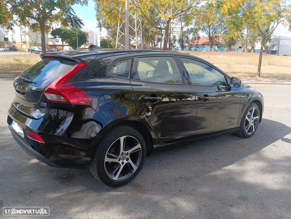 Volvo V40 2.0 D2 Momentum Eco - 21