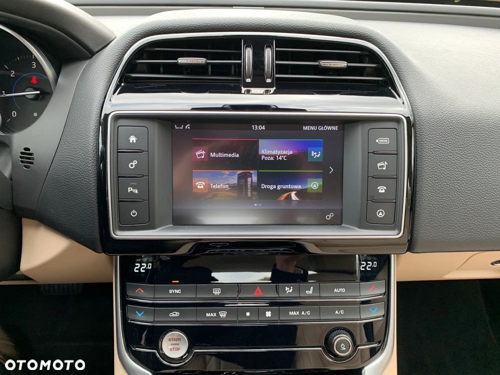 Jaguar XE 2.0 D Prestige - 16