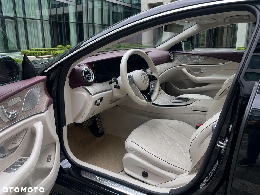 Mercedes-Benz CLS 300 d 4-Matic AMG - 5