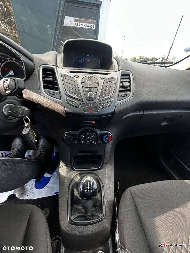 Ford Fiesta - 22
