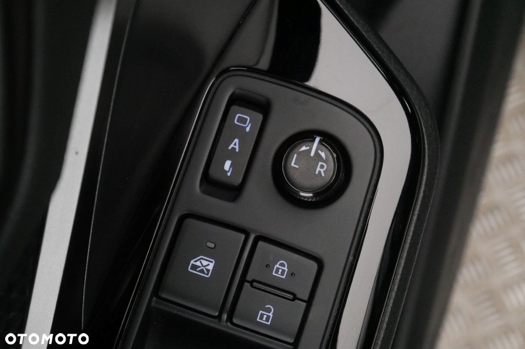 Toyota C-HR - 27