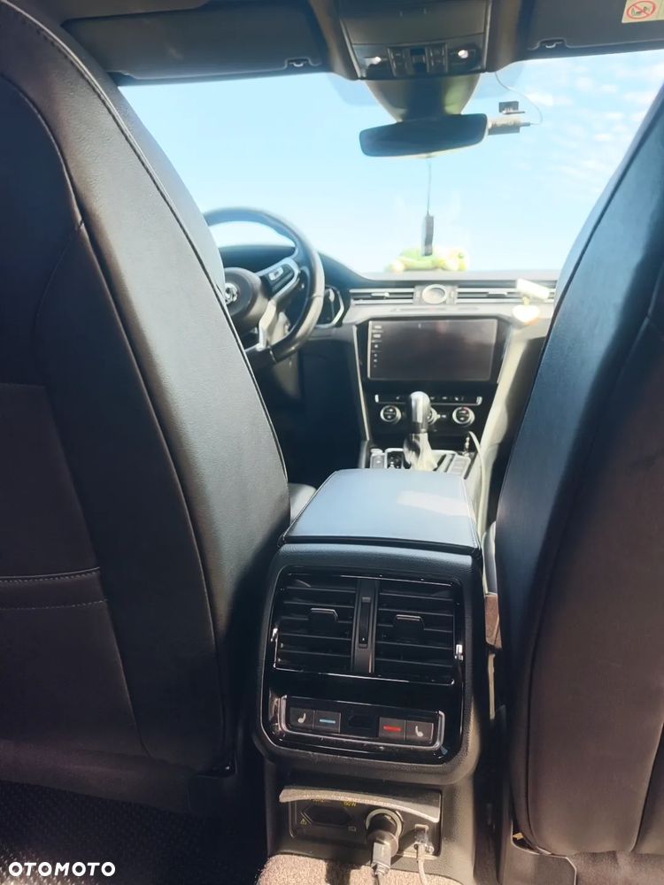 Volkswagen Arteon 2.0 TDI SCR DSG R-Line - 13