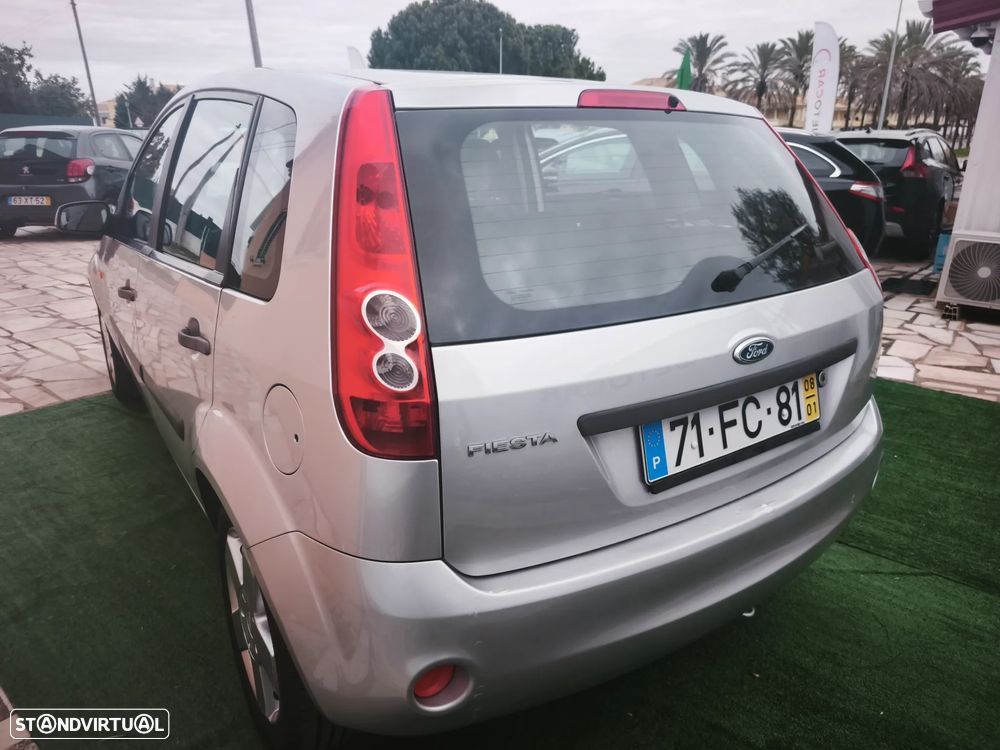 Ford Fiesta 1.25 Ambiente - 25