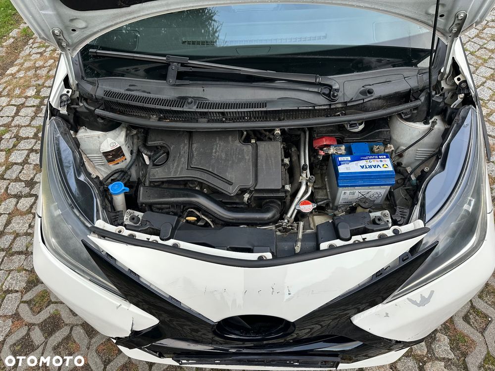 Toyota Aygo x-play - 12