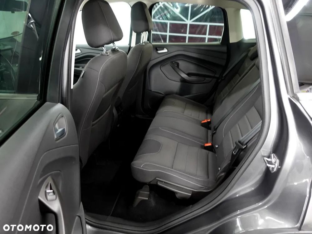 Ford Kuga 2.0 TDCi FWD Titanium - 9