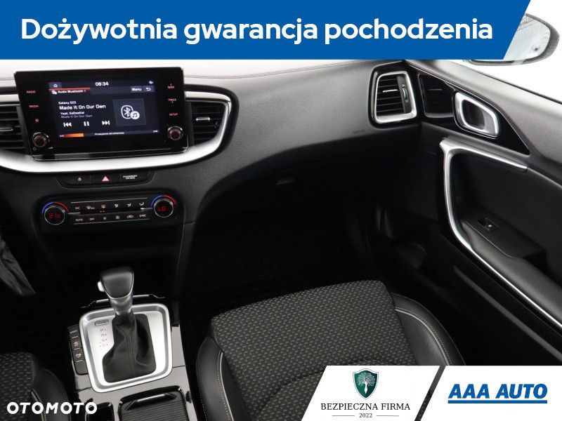 Kia XCeed - 10