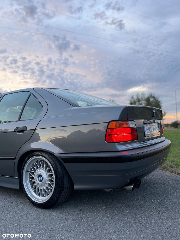 BMW Seria 3 320i - 29