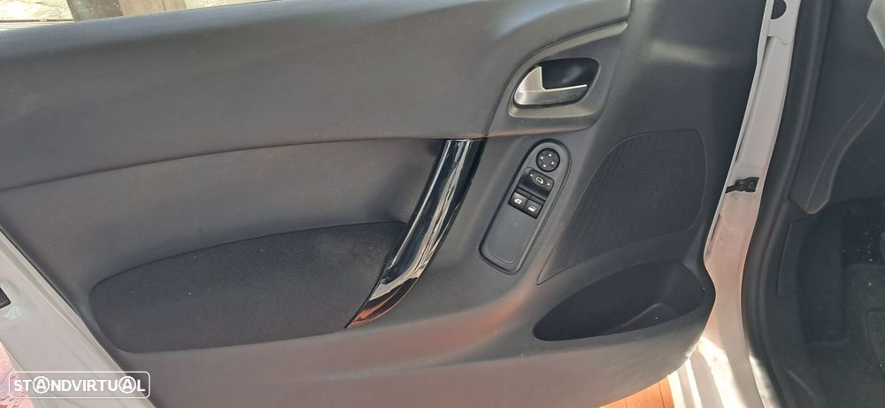 Citroën C3 1.2 PureTech Collection - 4