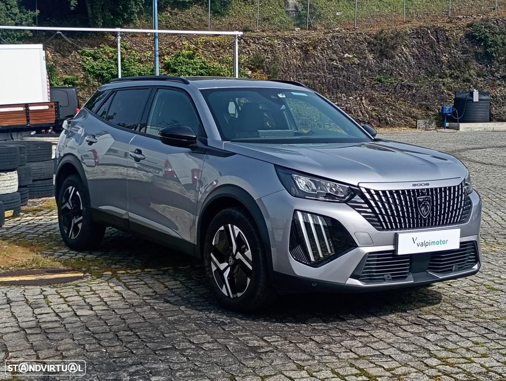 Peugeot 2008 1.2 PureTech Allure - 4