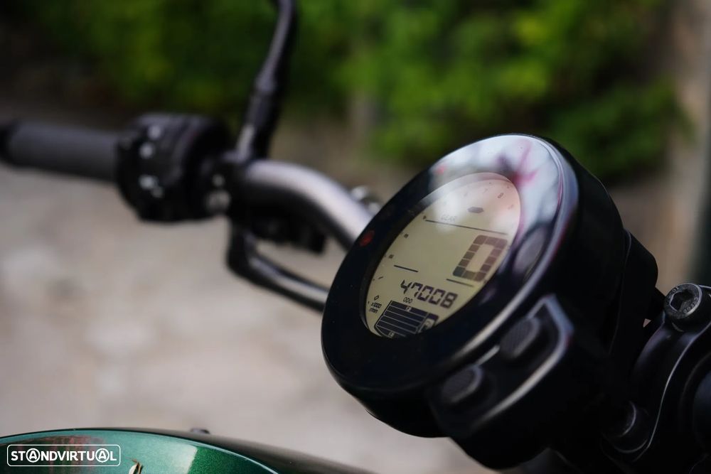 Yamaha XSR - 4