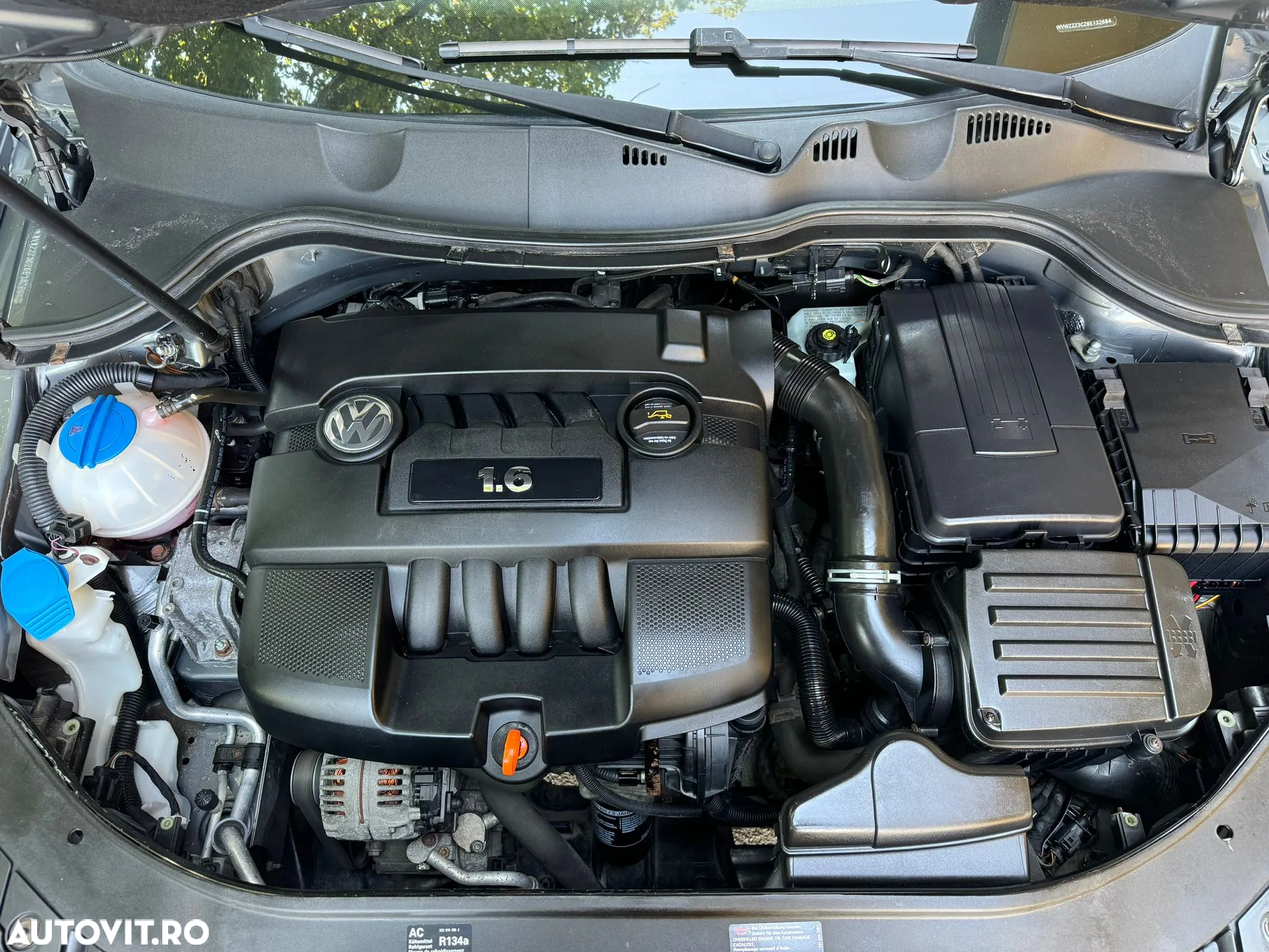 Volkswagen Passat Variant 1.6 - 8