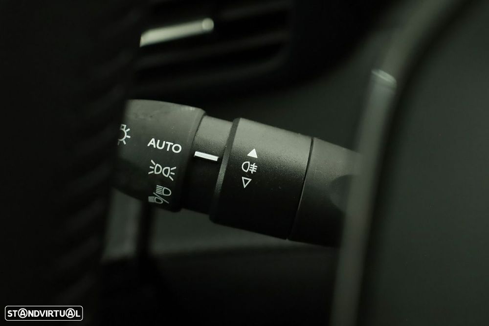 Peugeot 2008 1.2 PureTech Allure - 16