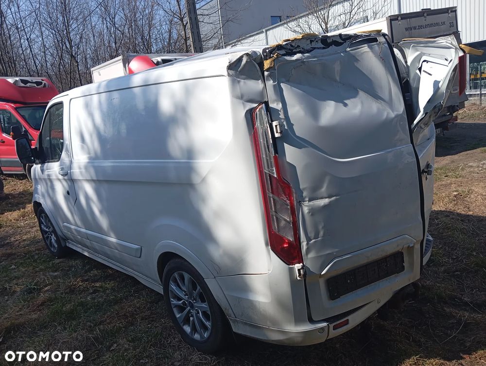 Ford Custom sport - 12