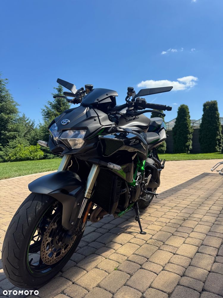 Kawasaki H2 - 18