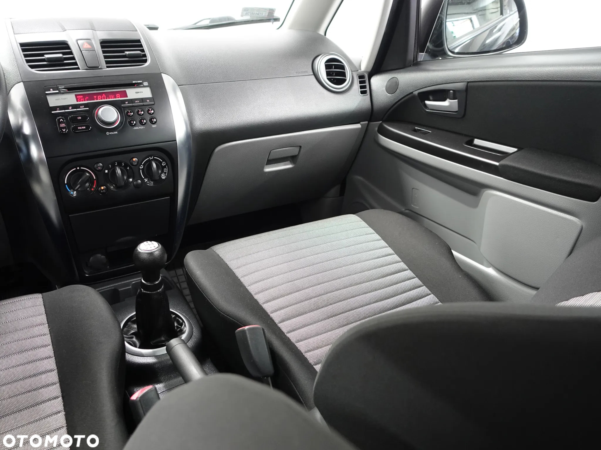 Suzuki SX4 1.6 Comfort 4WD - 34
