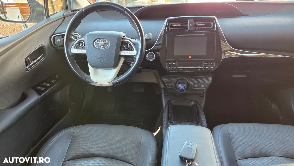 Toyota Prius Hybrid Executive - 9