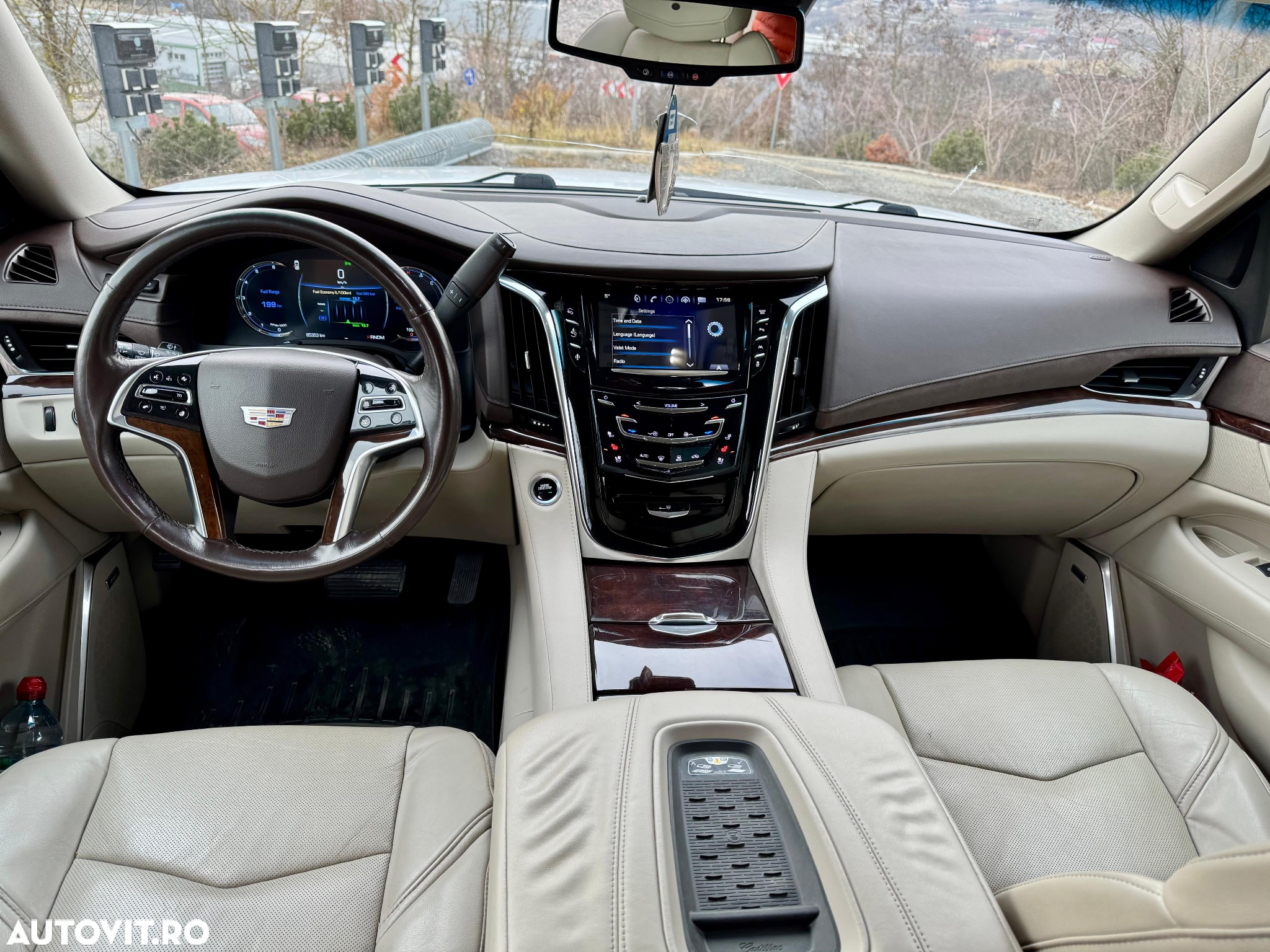 Cadillac Escalade 6.2 V8 AWD AT Platinum - 6