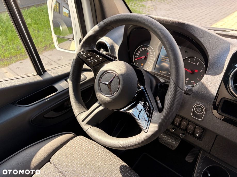 Mercedes-Benz Sprinter 519 - 37