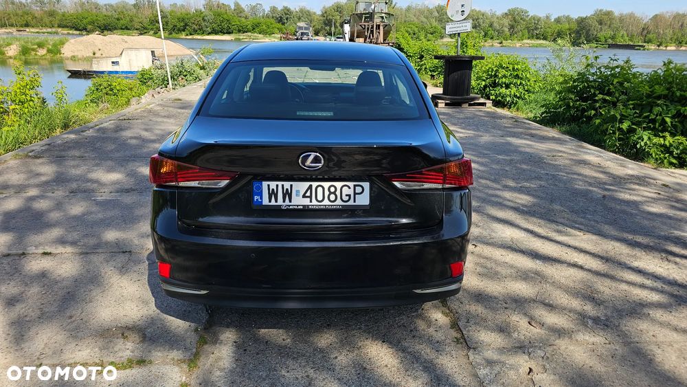 Lexus IS 300h Business Edition - 8