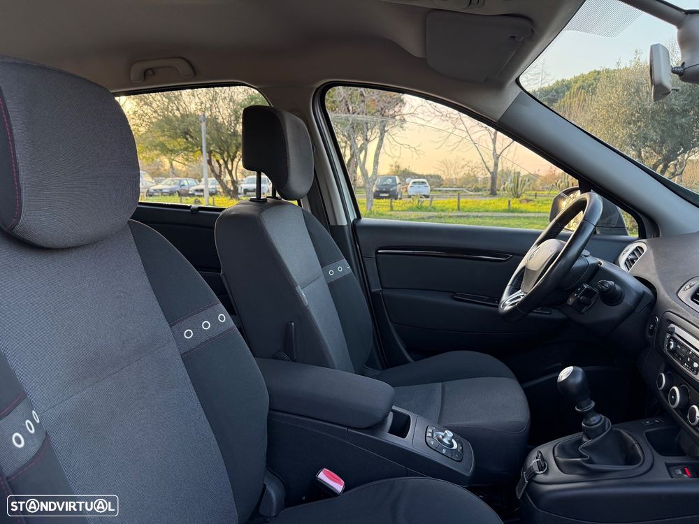 Renault Scénic Energy dCi 110 S&S Paris - 6