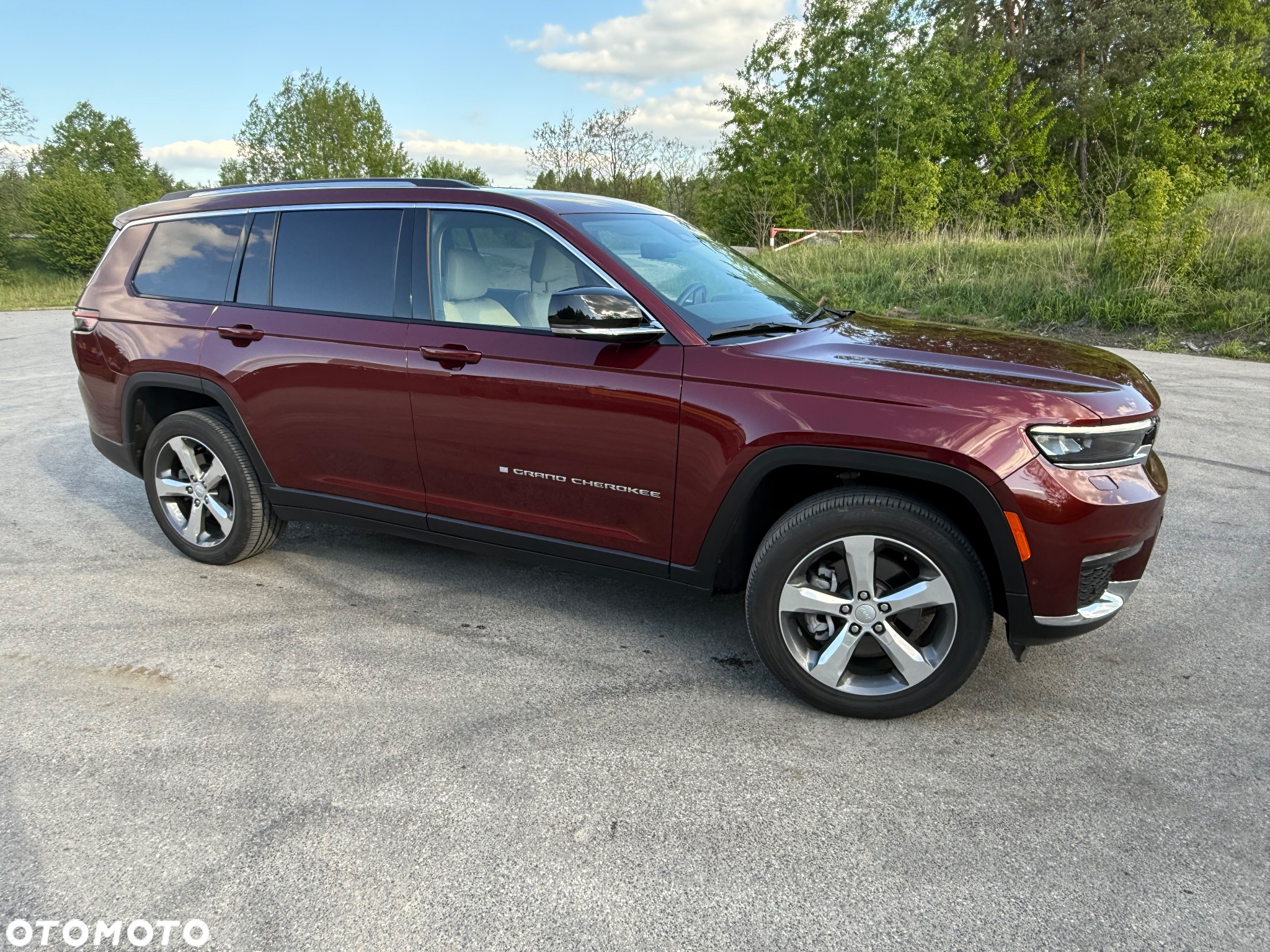 Jeep Grand Cherokee - 23