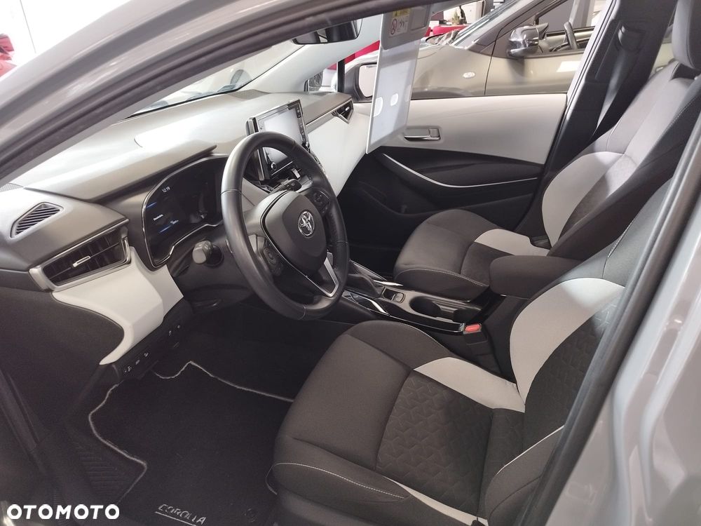 Toyota Corolla - 12