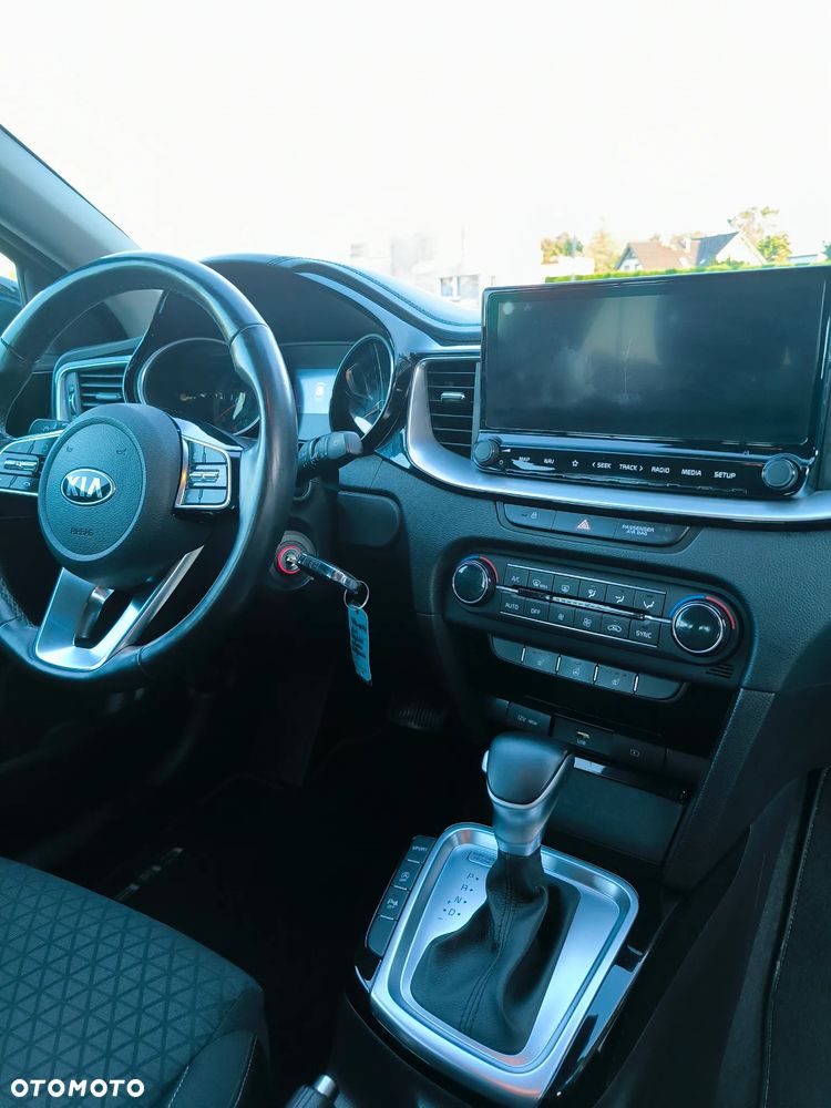 Kia Ceed 1.6 CRDi Eco-Dynamics+(48V Mild-Hybr.) DCT7 Platinum Edition - 19