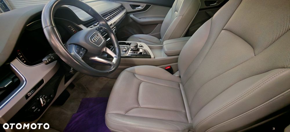 Audi Q7 - 7