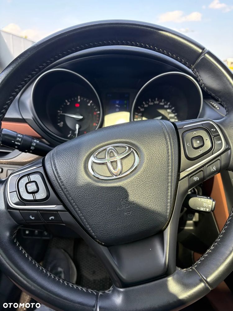 Toyota Avensis 2.0 D-4D Premium - 11