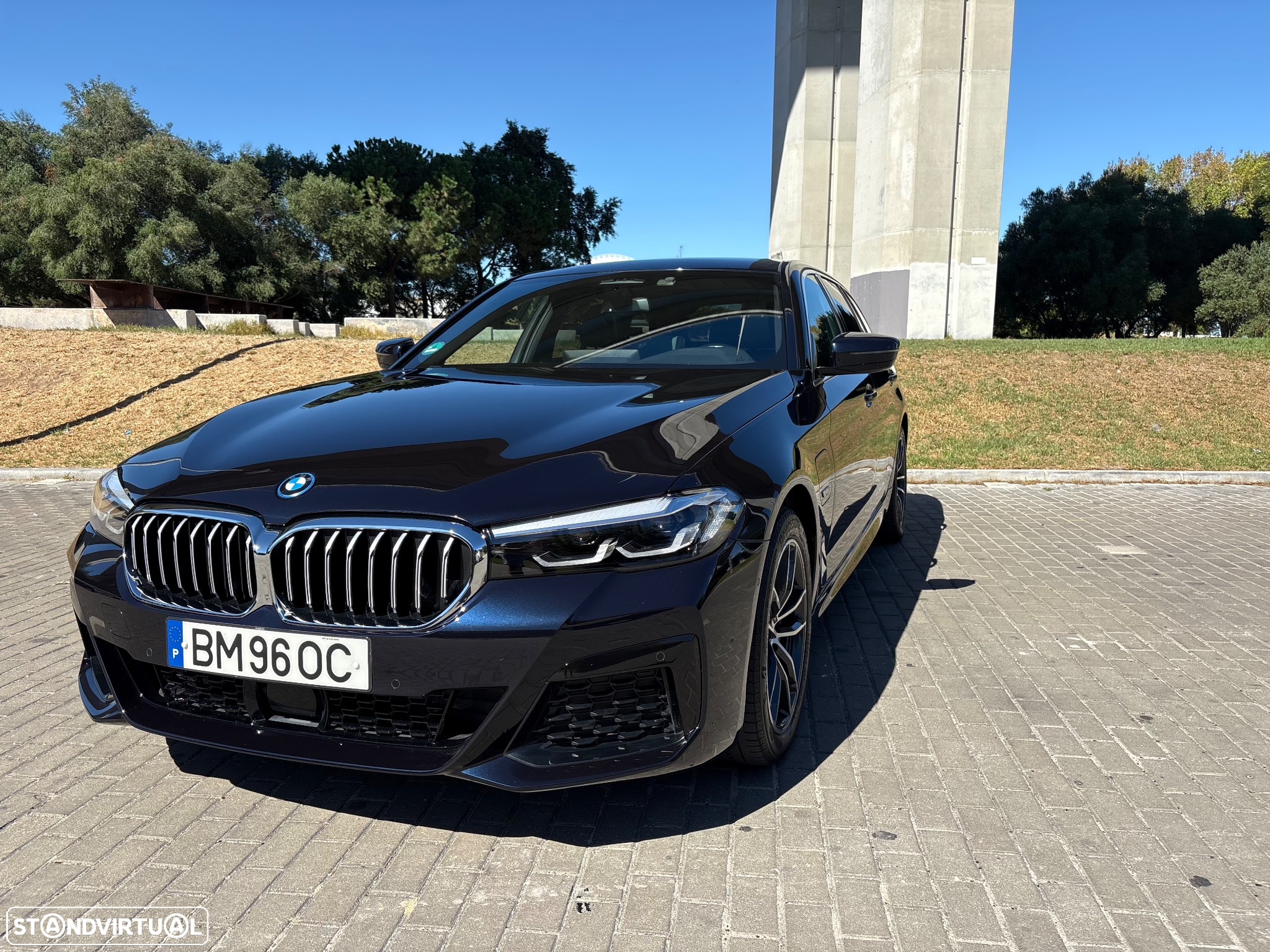 BMW 530 e Pack Desportivo M - 2
