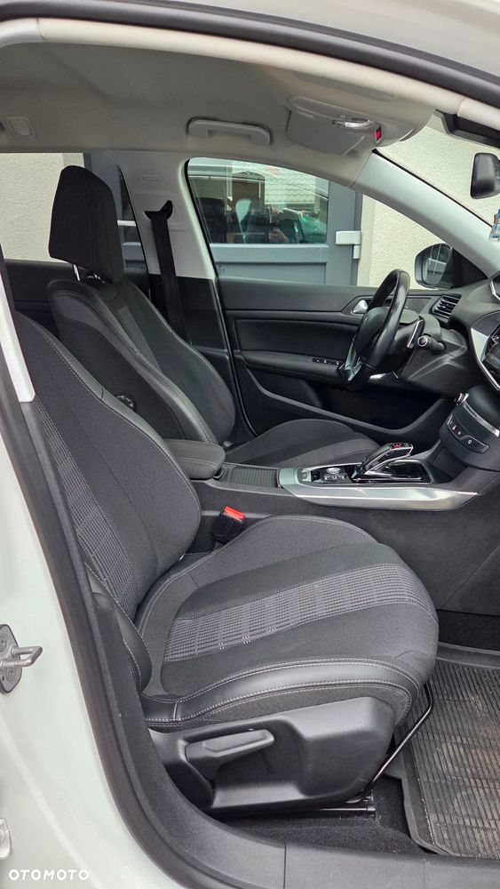 Peugeot 308 1.5 BlueHDi Allure Pack S&S EAT8 - 21