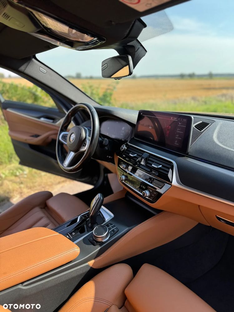 BMW Seria 5 518d M Sport - 22