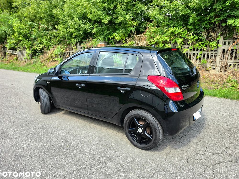 Hyundai i20 1.2 FIFA WM Edition - 18