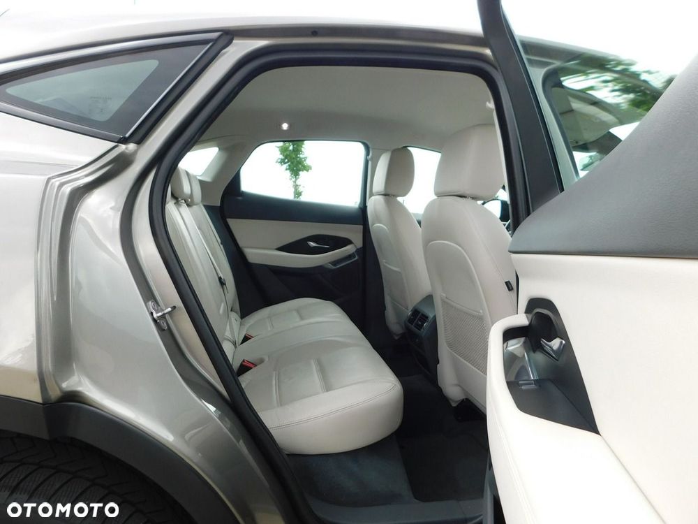 Jaguar E-Pace - 11