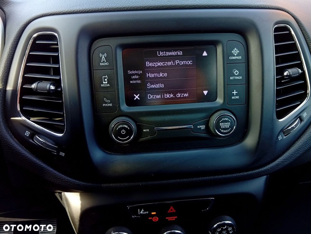 Jeep Compass - 27