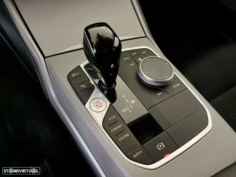 BMW 318 d Auto - 28
